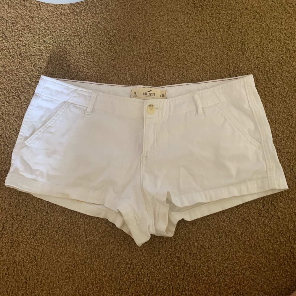 HOLLISTER LOW RISE SHORTS